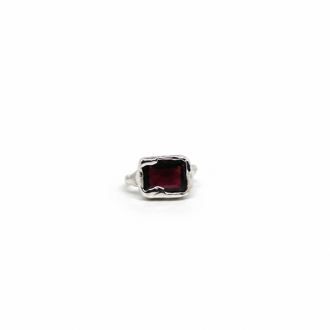Muse Grenat 049